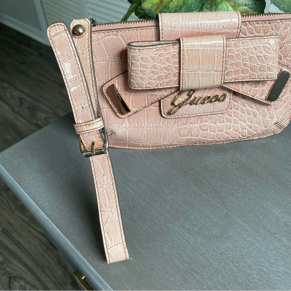 Y2K Guess Pink Croc Bow Wristlet - Picture 3 of 7